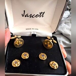 Mason's gold cuff links and studs set